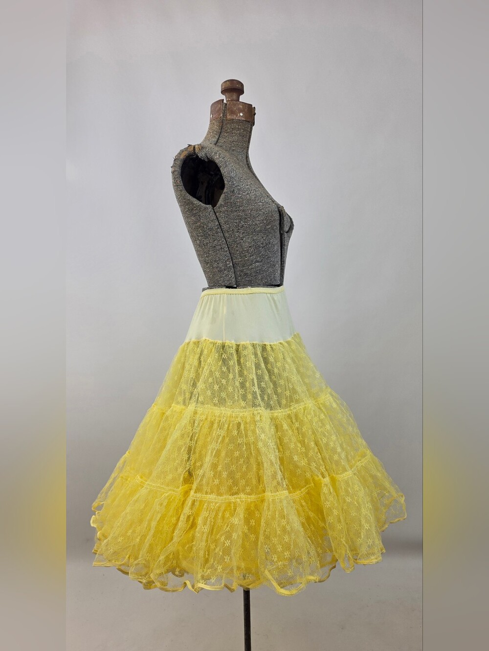Vintage 50's Yellow High-Waisted Floral Multi-Tiered Crinoline Petticoat Size S - Picture 3 of 8